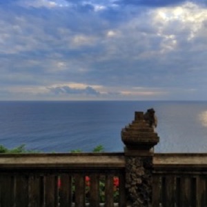 Bali sud, côte ouest : Kuta, Jimbaran et Uluwatu. Un juste milieu entre spiritualité des locaux et surtourisme 🫠.#bali #Indonesia